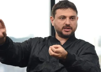 Grabois a Adorni: “Retome su aspiración sindical” por incendios.