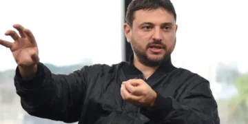 Grabois a Adorni: “Retome su aspiración sindical” por incendios.