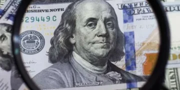 Dólar oficial cae por 4to día: cerca de los $1.400.