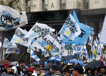 La Cámpora lanzó plan alternativo: “No a la reforma laboral de Milei y el FMI”.