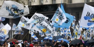 La Cámpora lanzó plan alternativo: “No a la reforma laboral de Milei y el FMI”.