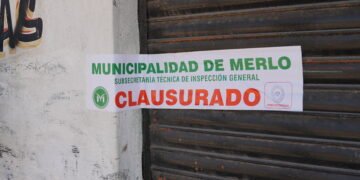 Merlo impone fuertes multas y líneas telefónicas para denunciar a quienes ensucian los espacios públicos