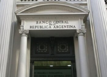 Pablo Curat, experto en finanzas: “Los bancos enfrentan un estrechamiento de su capacidad para manejar nuevos aumentos en los niveles de morosidad”