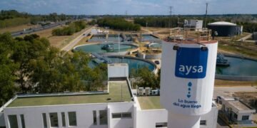 El Gobierno proyecta recaudar 500 millones de dólares con la concesión de AySA