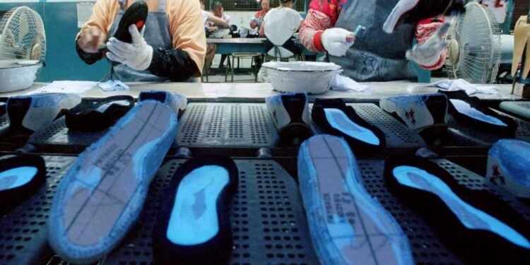 El Gobierno facilita la importación de kits para el ensamblaje de zapatillas deportivas desde China