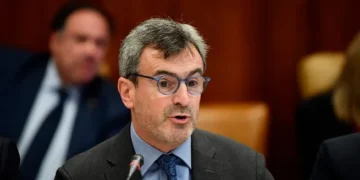 UIA advierte por la industria “en dos velocidades”: ¿qué sectores siguen en crisis?