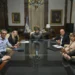El Gobierno convoca a la mesa política para avanzar en reformas y reducir tensiones internas