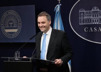 Detectan nuevos criptoactivos de Manuel Adorni y se investiga su actividad financiera