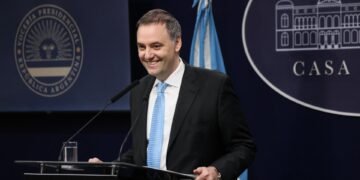 Detectan nuevos criptoactivos de Manuel Adorni y se investiga su actividad financiera