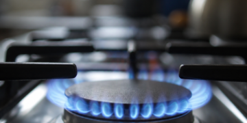 El Gobierno implementará un subsidio del 75% en las tarifas de gas para 4,7 millones de usuarios en mayo debido al aumento del petróleo