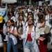 Marcha de trabajadores de la salud contra recortes en el sector