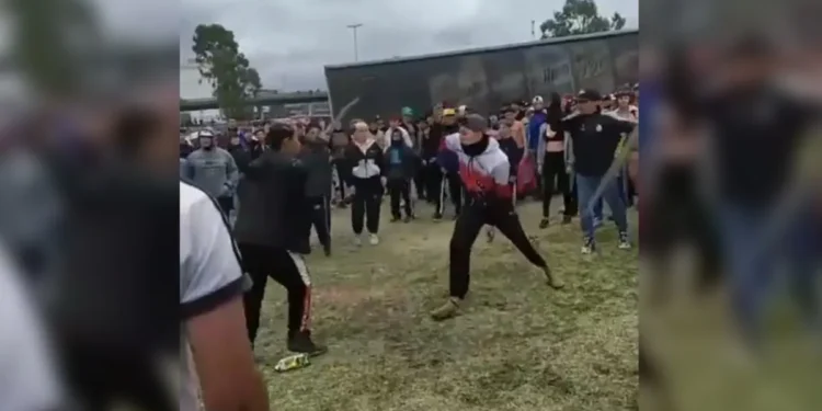 Incidente violento: jinetes se enfrentaron durante el desfile del 25 de Mayo en Berazategui