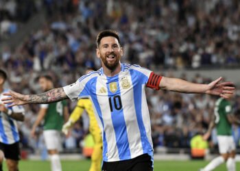 Messi deslumbra en el Mundial y recibe elogios de leyendas del fútbol