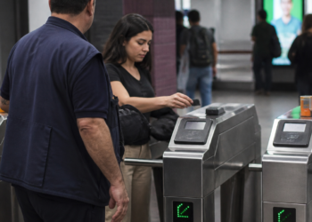 Suspensión de la liberación de molinetes en la línea H del subte