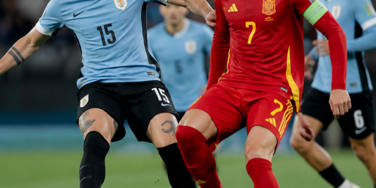 Uruguay se mide ante España con la imperiosa necesidad de avanzar