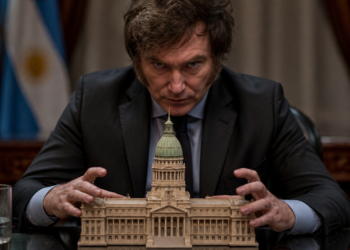 Investigan un mecanismo que podría haber subvaluado los activos estatales en las privatizaciones impulsadas por Javier Milei