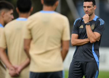 Las Notables Ausencias en el Primer 11 de Scaloni Durante el Entrenamiento de la Selección Argentina