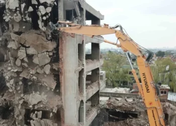 La Justicia autoriza demoler el ‘elefante blanco’ de Escobar tras una década de abandono