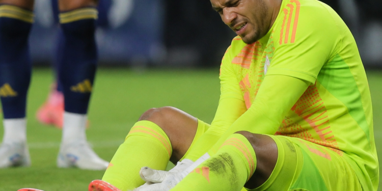 Preocupación en Boca: el arquero Álvaro Montero presenta molestias tras la derrota frente a Riestra