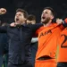 El vibrante festejo de Pochettino con los hinchas estadounidenses tras la clasificación a octavos de final del Mundial