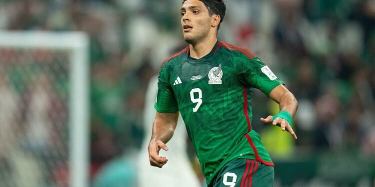 México triunfa ante Ecuador con goles de Quiñones y Jiménez en el Estadio Azteca
