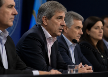 El Gobierno espera que la inflación de junio confirme la desaceleración y que el riesgo país continúe en declive