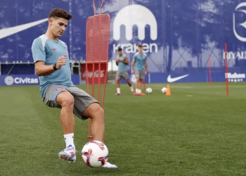 Julián Álvarez se reincorpora al Atlético de Madrid en medio de rumores de traspaso