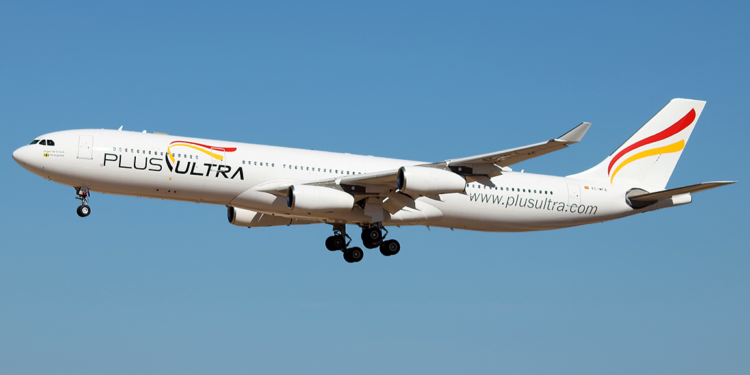 Casi 300 pasajeros que partieron de Argentina hacia España quedaron varados en Brasil por un problema en un avión de Plus Ultra