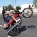 Suspenden la licencia de un motociclista por maniobras temerarias hasta 2099