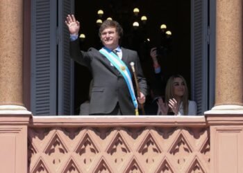 Una mayoría reclama un cambio, pero la expectativa de mejora económica todavía sostiene al Gobierno de cara a 2027
