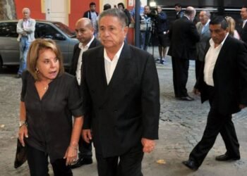 Vacunatorio VIP: Capuchetti define si cita a indagatoria a Duhalde, Verbitsky, Taiana y otros involucrados
