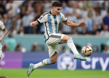 Barcelona evalúa contratar a Lautaro Martínez si falla el fichaje de Julián Álvarez