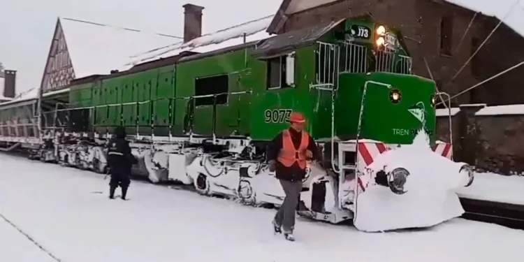 Operativo exitoso en medio de la nevada: el Tren Patagónico finalizó una travesía crucial para Bariloche