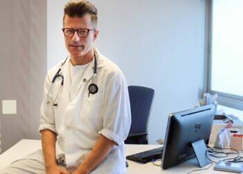 Manuel Viso, médico: “No es necesario obsesionarse con los 10.000 pasos diarios; con esta cantidad se puede aumentar la longevidad”
