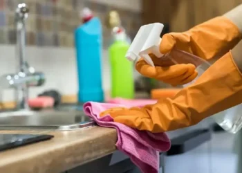 Convocan a una reunión para revisar los salarios mínimos del personal de casas particulares