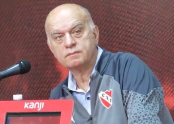 Independiente se reúne para evaluar el futuro de Quinteros tras la eliminación en la Copa Argentina