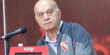Independiente se reúne para evaluar el futuro de Quinteros tras la eliminación en la Copa Argentina