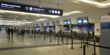 Protesta gremial en Aeroparque: demoras y largas filas en el inicio del fin de semana largo