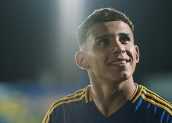Leonel Flores: el joven talento que revitaliza a Boca