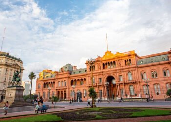 El Gobierno oficializó nuevos cambios y designaciones en áreas de Comunicación y Capital Humano