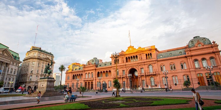 El Gobierno oficializó nuevos cambios y designaciones en áreas de Comunicación y Capital Humano