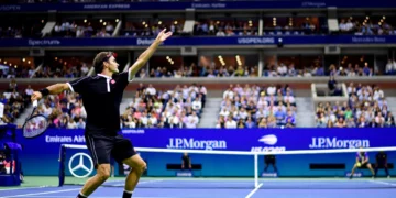 Roger Federer regresó al US Open, triunfó ante Roddick en una exhibición y habló sobre su futuro en el tenis