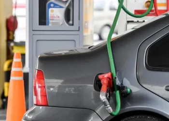 La venta de combustibles cayó 6,4% en julio y registró la sexta baja interanual consecutiva