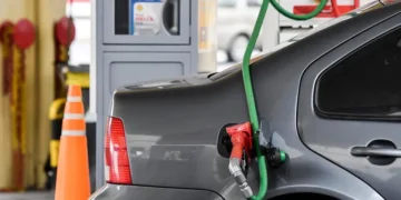 La venta de combustibles cayó 6,4% en julio y registró la sexta baja interanual consecutiva