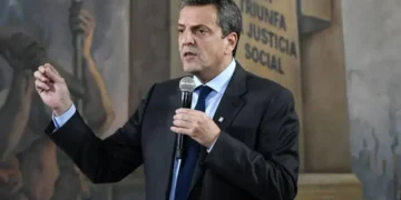 Massa reunió al peronismo santafesino en Rosario y llamó a construir una estrategia de unidad hacia 2027