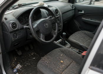 Psicólogos afirman: ‘La suciedad acumulada en el auto refleja cansancio, estrés y tristeza’