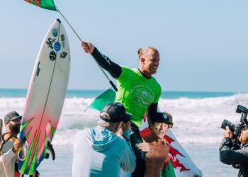 Llywelyn Williams: “Perdí una pierna a los 16 años y ahora soy cuatro veces campeón mundial de surf”
