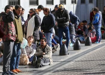 El empleo privado formal acumula una caída de 241 mil puestos desde noviembre de 2023