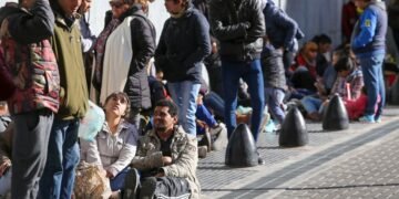 El empleo privado formal acumula una caída de 241 mil puestos desde noviembre de 2023