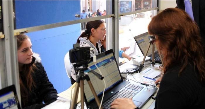 El Gobierno informó una reducción de más de 72.000 empleos en el Estado desde 2023